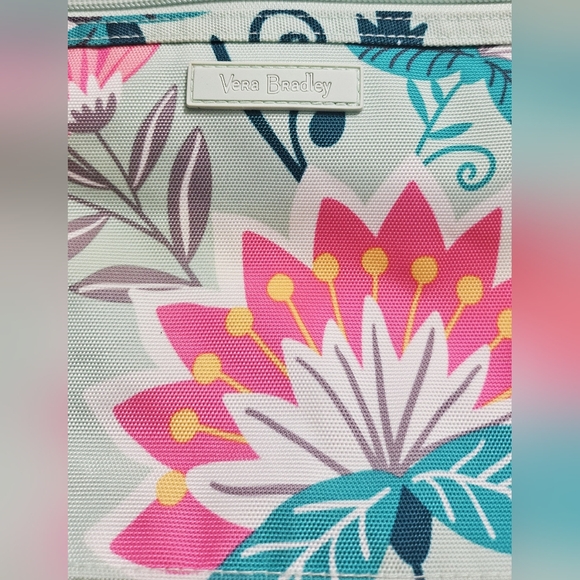 Vera Bradley "Lighten Up" slim crossbody mint with flowers - Picture 4 of 8